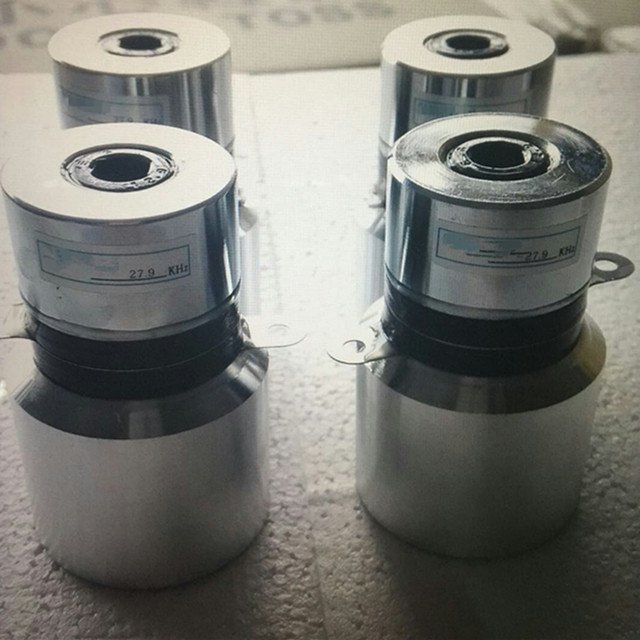 Die Sintertemperatur der piezoelektrischen Röhrchen des Radialmodus